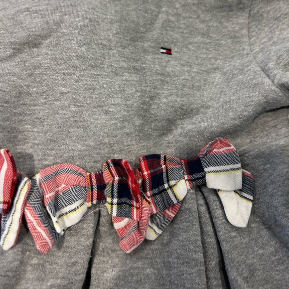 Tommy Hilfiger Gray Red White Plaid Bows Blouse Top Shirt Size 5 - Picture 2 of 3
